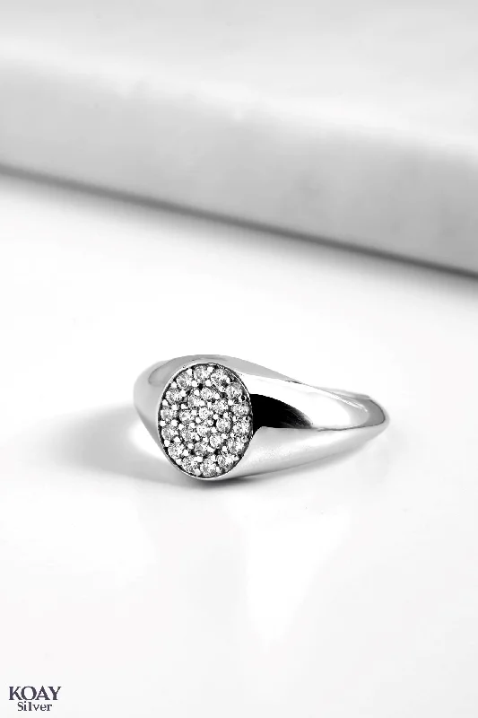 Elegant ladies rings for casual wear-Plain Oval Zircon