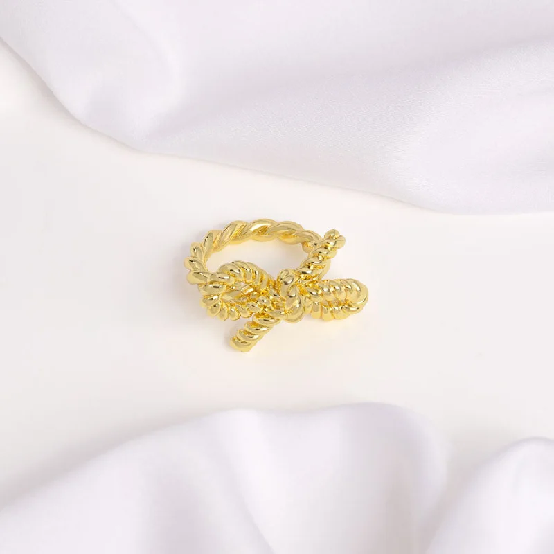 Personalized ladies rings for gifts-Ribbed Bow Gold Ring