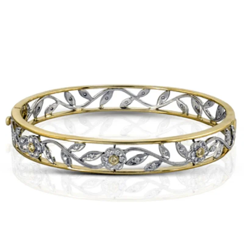 Handcrafted ladies bracelets with stones-Simon G. 18k Gold Trellis Bangle with Diamonds