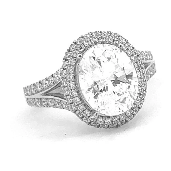 Engagement rings with vintage diamond cuts-Diamond Halo Engagement Ring