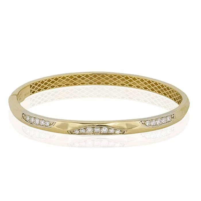 Stylish leather bracelets with charms-Simon G. Textured Oval Bangle with Diamond Accents in 18K Yellow Gold