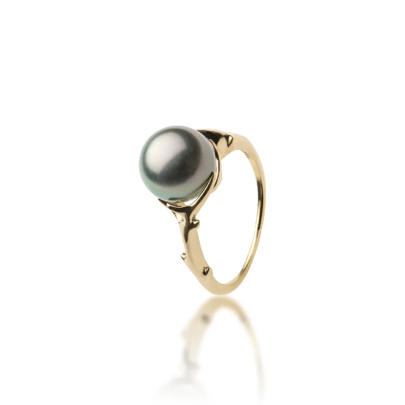 Platinum ladies rings with diamonds-Heritage Tahitian Black Pearl Ring in Gold - 9-10mm