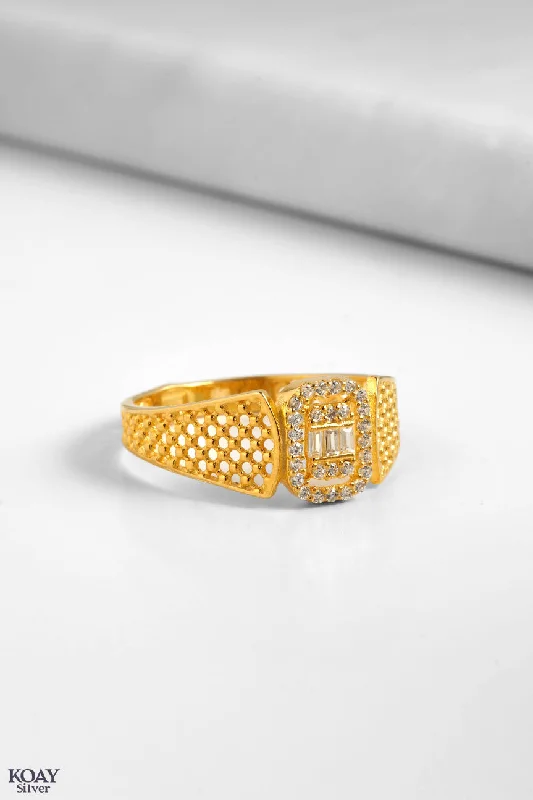 Diamond encrusted ladies rings-Zircon Ring (079-Square GP)